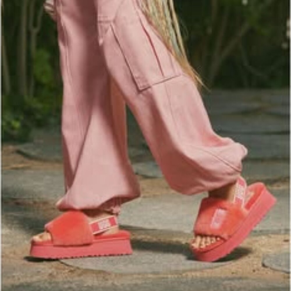 UGGs 💯Auth: Hibiscus Pink Disco Sheepskin Fluff Platform Slides US 8/EUR 39 NIB